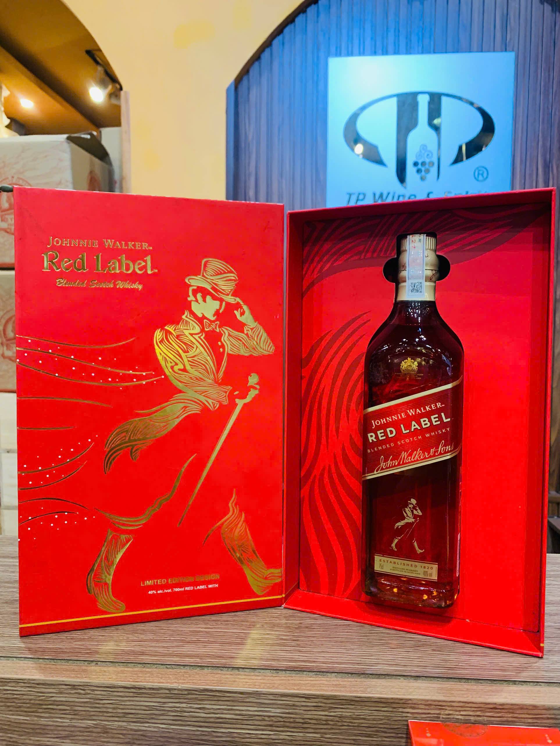 Johnnie Walker Red Label 700ml (Hộp quà)